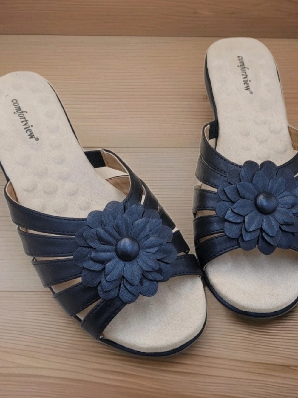 comfortview Black Floral Applique Slip-On Mule Sandals 11WW